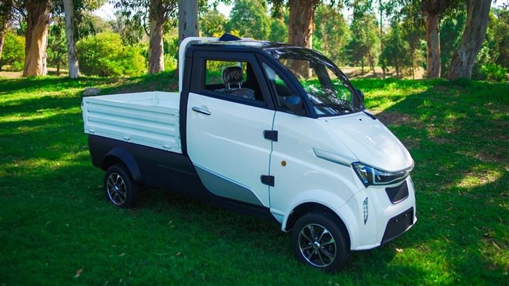 EEC Electric Hopper Car 4 Wheel / Tricyle J2-P Mini Truck Logistics Vehicle